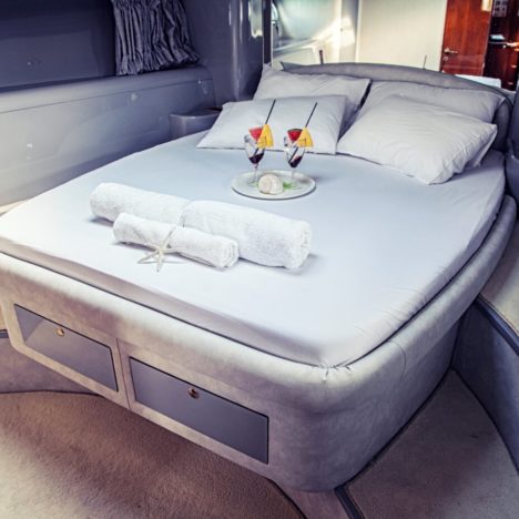 Alfamarine 50ft Open — view 3